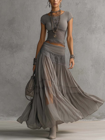 Conjunto Elena de Top con Paneles de Encaje y Falda Maxi Plisada