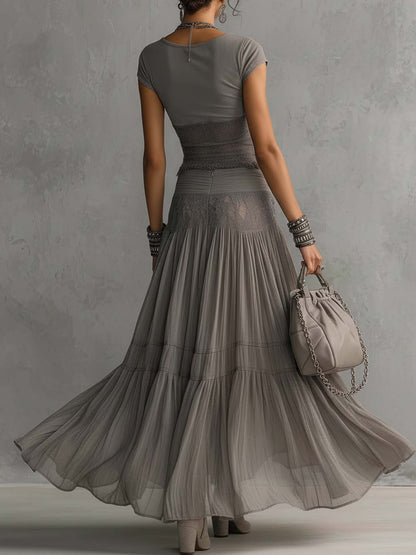 Conjunto Elena de Top con Paneles de Encaje y Falda Maxi Plisada