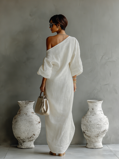 Elegante Vestido Fluido Blanco Marfil con Hombros Descubiertos